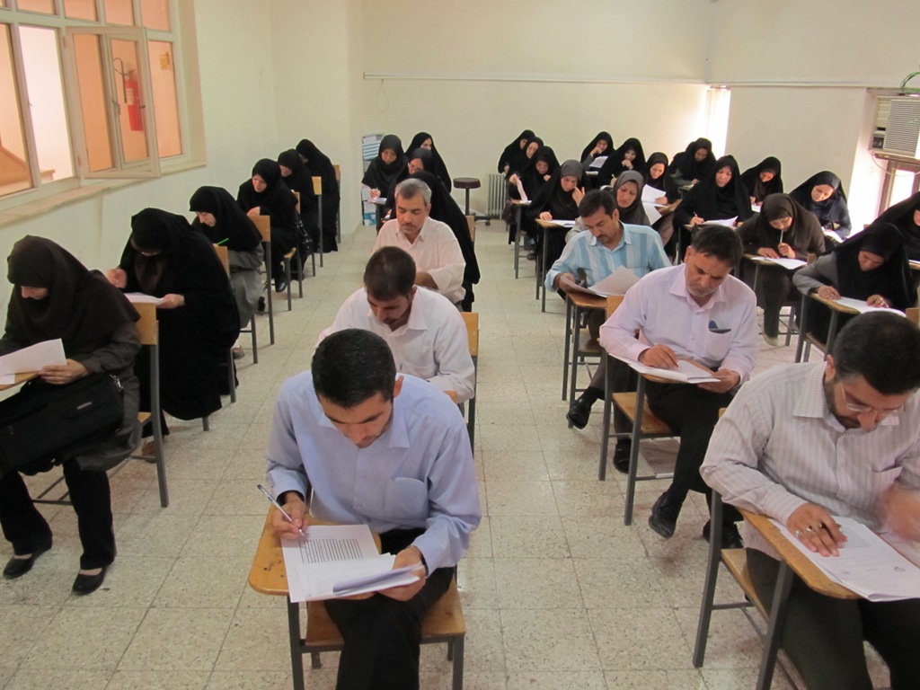 آزمون استخدام مترجم غیر حضوری